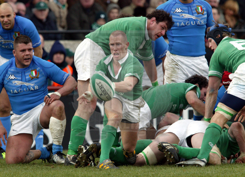 Rbs Sei Nazioni 2004, Dublino, Lansdowne Road 20/03/2004, Irlanda v Italia, apertura di Peter Stringer. Foto Daniele Resini/Fotosportit