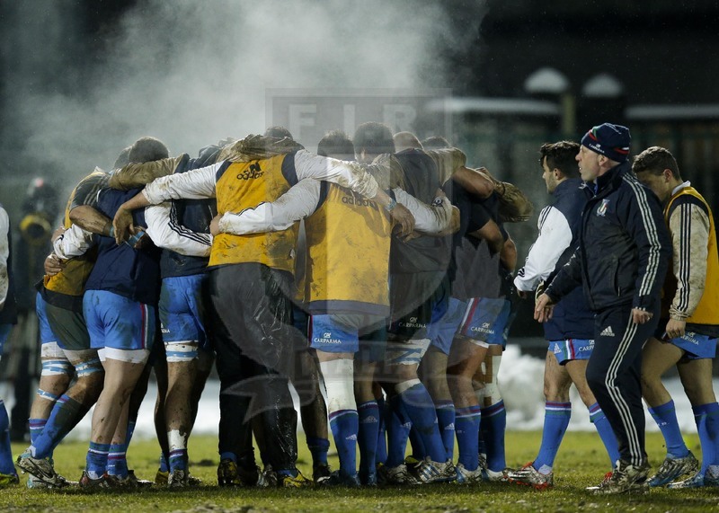 RBS 6 Nazioni U20 2015, Biella, Stadio Pozzo Lamarmora, 6-02-2015, Italia U20 v Irlanda U20 Gli azzurrini in cerchio al termine del riscaldamento pre gara.. Foto: Roberto Bregani/Fotosportit.