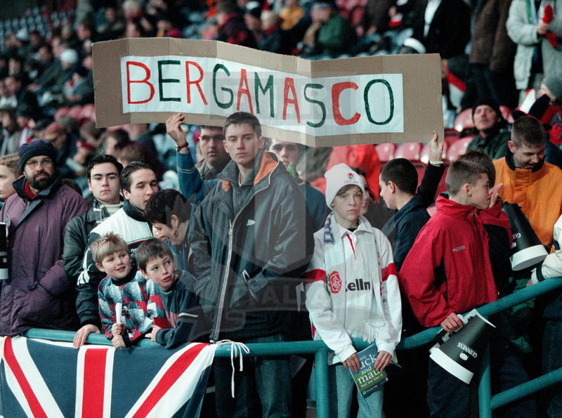 Rugby World Cup 1999, qualificazioni, Huddersfield 22/11/1998, Inghilterra v Italia, supporter di Mauro Bergamasco all\