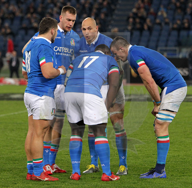 Guinness Sei Nazioni 2019, Round 2, Roma, Stadio Olimpico 09/02/2019, Italia v Galles, Sergio Parisse istruisce gli avanti. Foto Daniele Resini/Fotosportit