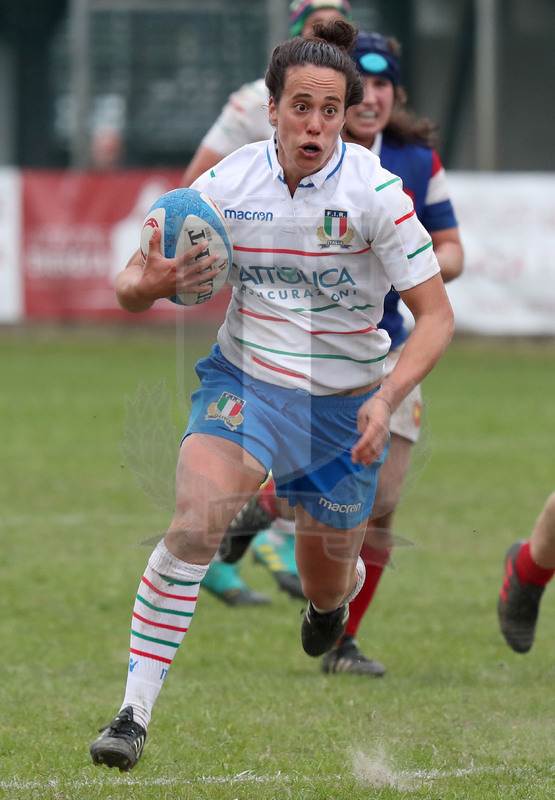 Guinness Sei Nazioni 2019 Donne, Padova, stadio Plebiscito 17/03/2017, Italia Donne v Francia Donne, una corsa di Manuela Furlan. Foto Daniele Resini/Fotosportit