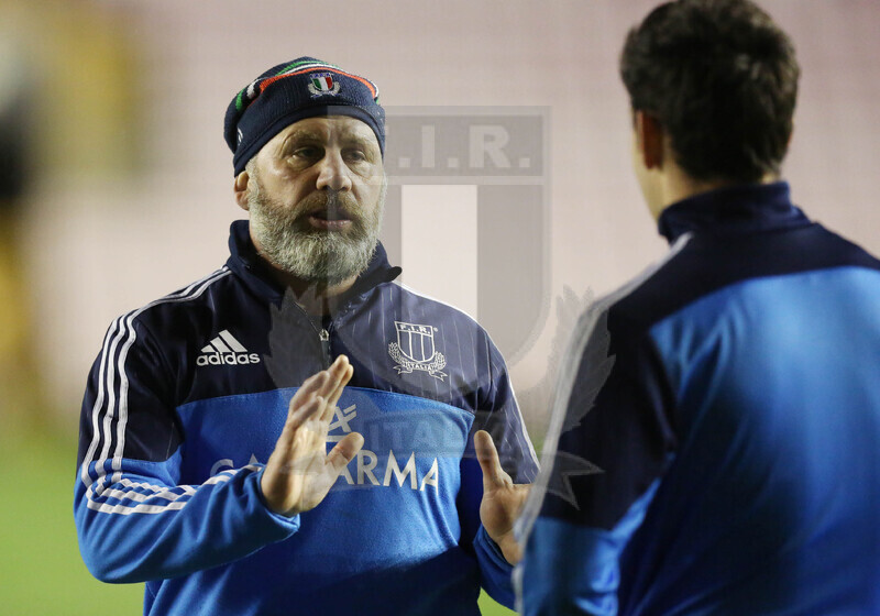 RBS Sei Nazioni 2017, Darlington, Northern Echo Arena 24/02/2017, Inghilterra U20 v Italia U20, il warm up prima del match, Alessandro Troncon impartisce le ultime istruzioni.