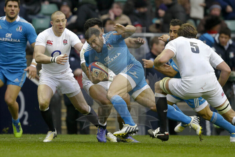 RBS 6 Nazioni 2013, Londra, Twickenham Stadium, 10-03-2013, Inghilterra v Italia. Gonzalo Canale trova un varco nella difesa inglese