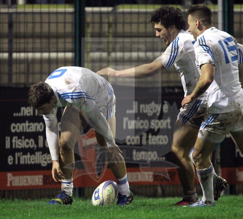 Rbs 6 Nazioni Under 20, Fontanafredda 21/02/2014, Italia U20 v Scozia U20, la meta di Maicol Azzolini. Accorrono Manganiello e Torlai.