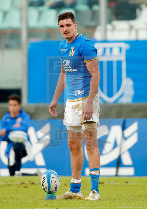 Credit Agricole Cariparma Test Match 2017, Catania, Stadio Massimino, 11-11-2017, Italia v Fiji. Carlo Canna si prepara a calciare una punizione. Foto: Roberto Bregani / Fotosportit