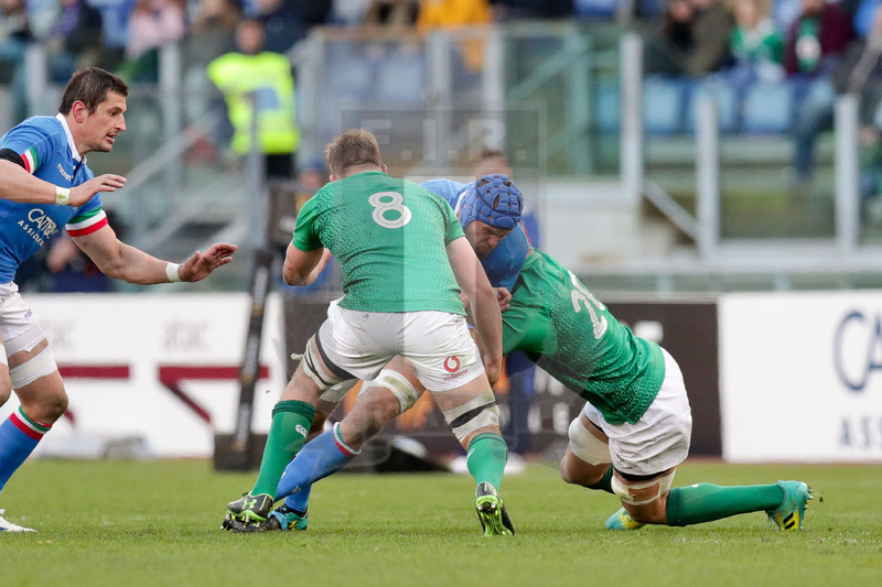Guinness Sei Nazioni 2019, Round 3, Roma, Stadio Olimpico, 24/02/2019, Italia v Irlanda. Dean Budd attacca Jordi Murphy Josh van der Flier. Foto Roberto Bregani/Fotosportit