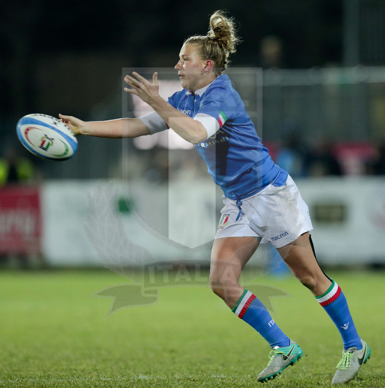 Guinness Sei Nazioni 2019 Donne, Round 3, Parma, Stadio Lanfranchi, 23/02/2019, Italia Donne v Irlanda Donne. Veronica Madia apre palla. Foto Roberto Bregani/Fotosportit