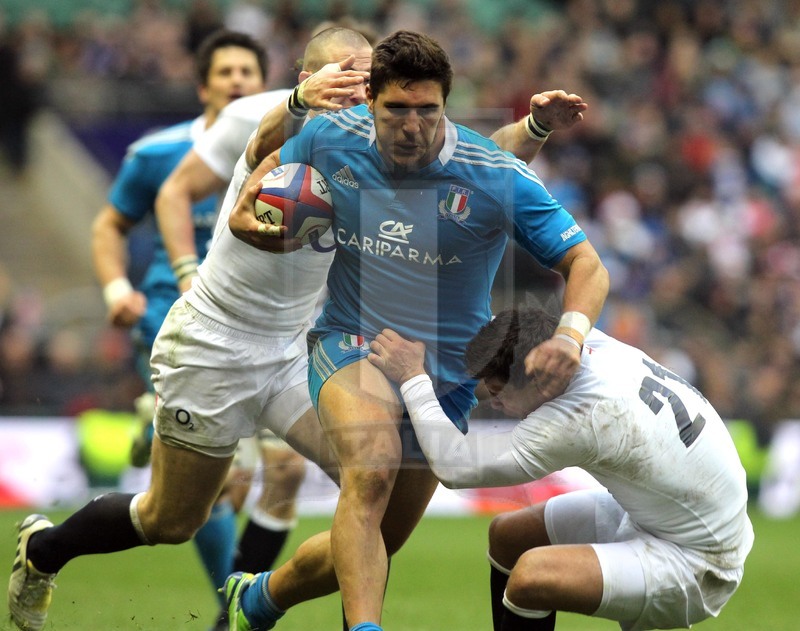 Sei Nazioni 2013, Twickenham 10/03/2013, Inghilterra v Italia, Giovambattista Venditti travolge ben Youngs.