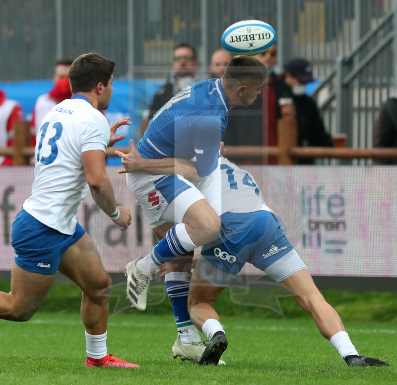 Autumn Nations Series 2021, Parma, stadio Lanfranchi 20/11/2021, Itallia v Uruguay, Pierre Bruno perde palla su placcaggio di Favaro. Foto Daniele Resini/Fotosportit