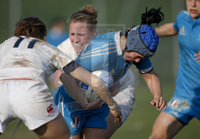RBS 6 Nazioni Femminile 2014, Rovato (BS), Stadio Giulio e Silvio Pagani, 16-03-2014, Italia v Inghilterra. Azione di forza di Maria Diletta Veronese. Foto: Roberto Bregani