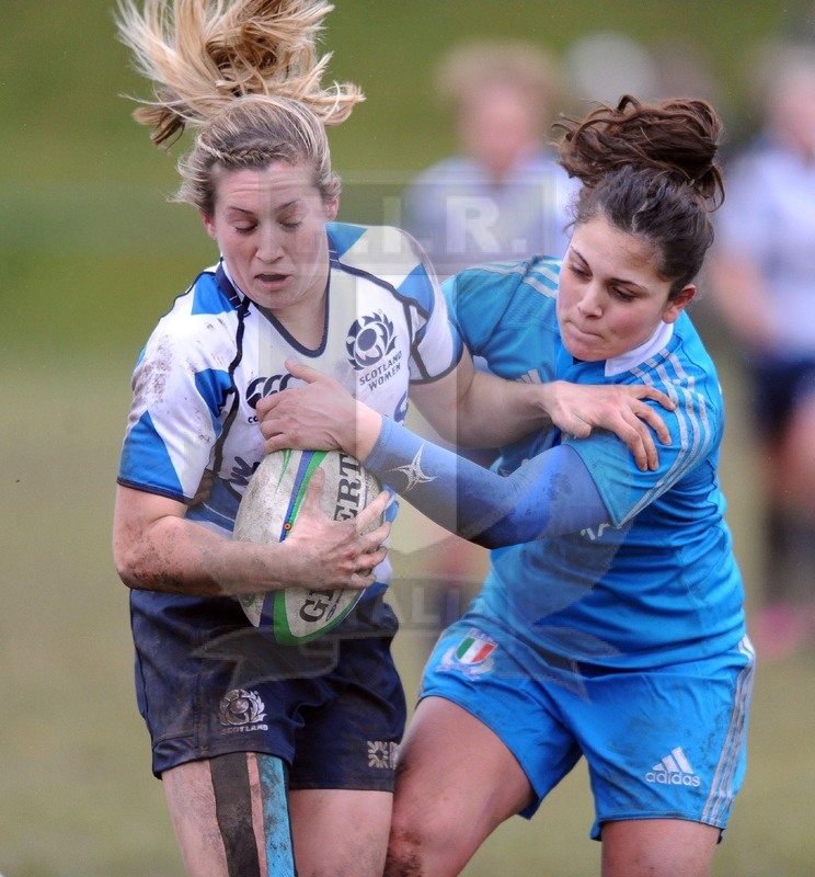 Sei Nazioni Donne, Mayfield, Dundee 10/02/2013, Scozia v Italia, Maria Grazia Cioffi ipoteca il pallone.