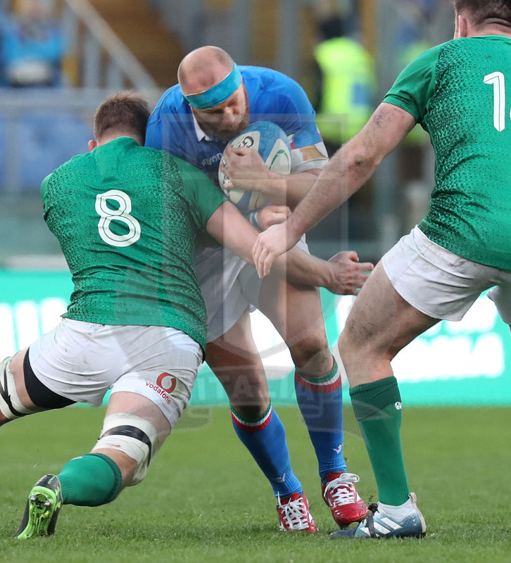 Guinness Sei Nazioni 2019, Round 3, Roma, stadio Olimpico 24/02/2019, Italia v Irlanda, percussione di Leonardo Ghiraldini. Foto Daniele Resini/Fotosportit