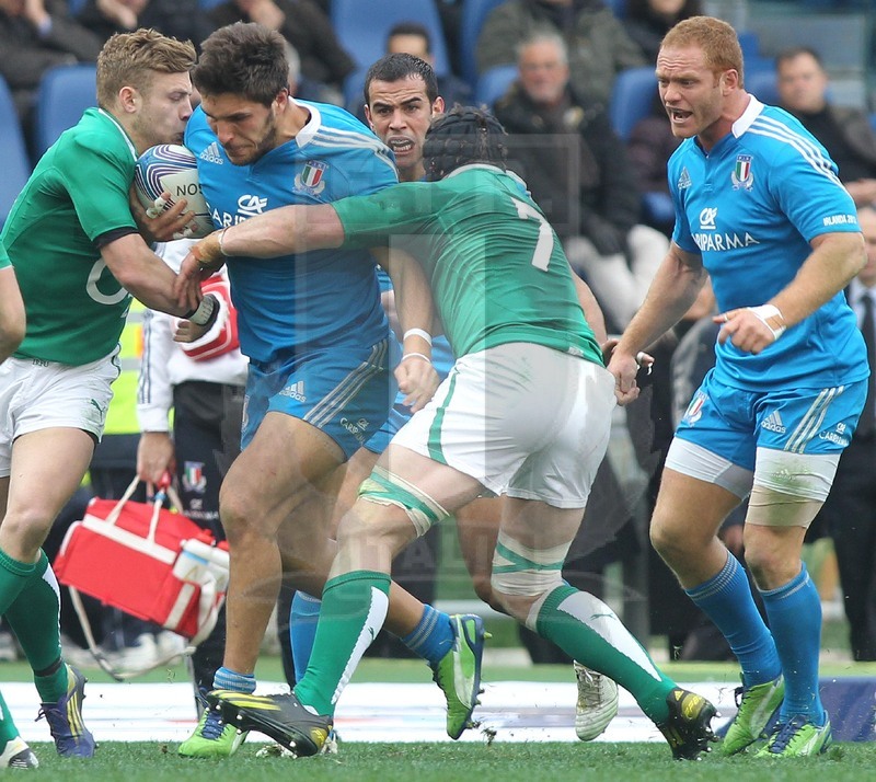 Sei Nazioni 2013, Roma, stadio Olimpico 16/03/2013, Italia v Irlanda, Giovambattista Venditti sbatte su Gilroy e O\