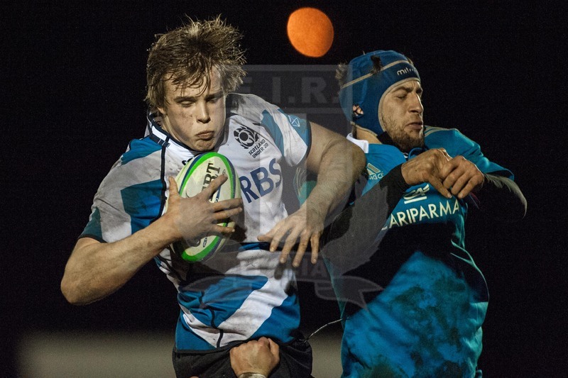 TRBS 6 Nazioni 2013 Under 20, Galashiels, Netherdale 8-02-2013, Scozia U20 v Italia U20, Johnny Gray anticipa Andrea Trotta in touche.
