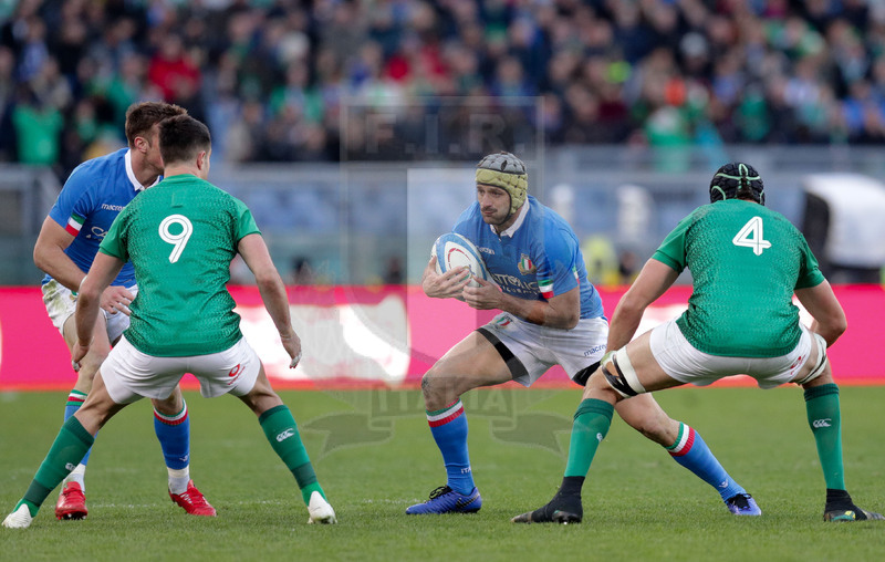 Guinness Sei Nazioni 2019, Round 3, Roma, Stadio Olimpico, 24/02/2019, Italia v Irlanda. Angelo Esposito punta Conor Murray. Foto Roberto Bregani/Fotosportit