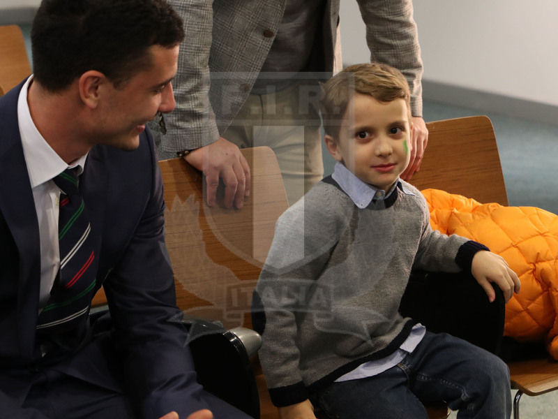 Roma, Stadio Olimpico 09/02/2019, conferenza stampa di presentazione e sigla dell’accordo Fir-Telethon, Marco Zanon con un piccolo ospite dell\