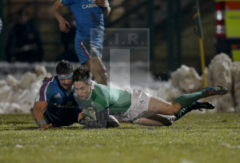 RBS 6 Nazioni U20 2015, Biella, Stadio Pozzo Lamarmora, 6-02-2015, Italia U20 v Irlanda U20 Jack Owens schiaccia in meta. Foto: Roberto Bregani/Fotosportit.