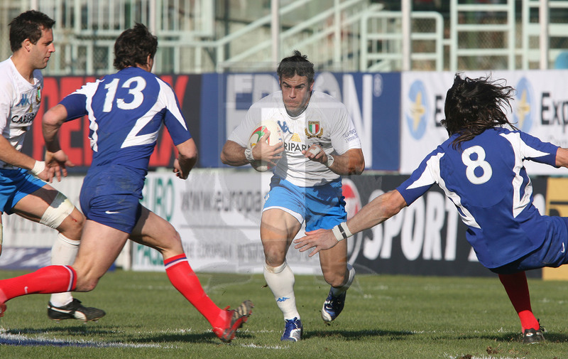 Sei Nazioni 2007, Roma, stadio Flaminio 03/02/2007, Italia v Francia, Gonzalo Canale attacca la linea. Foto Daniele Resini/Fotosportit