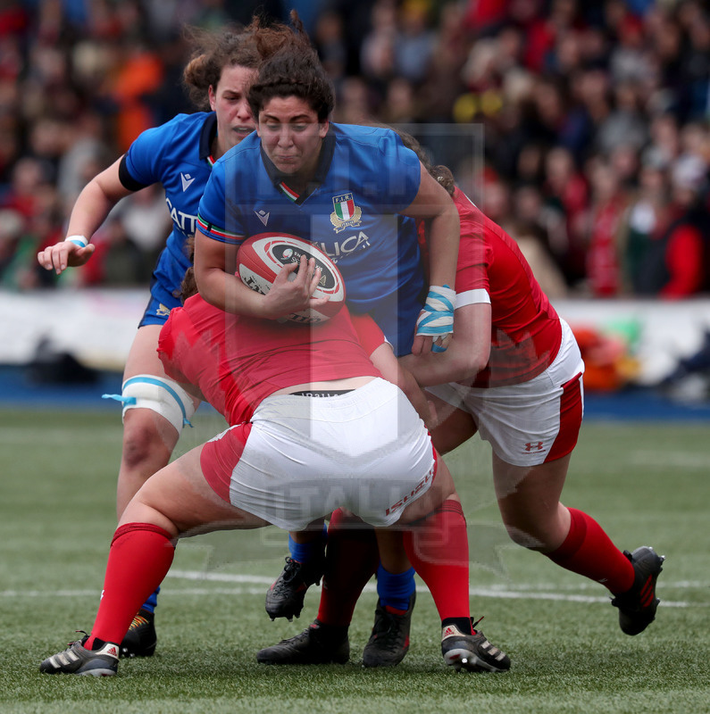 Guinness Sei Nazioni Donne 2020, Cardiff, Arms Park 02/02/2020 Galles Donne v Italia Donne, Silvia Turani con Valeria Fedrighi in sostegno. Foto Daniele Resini/Fotosportit