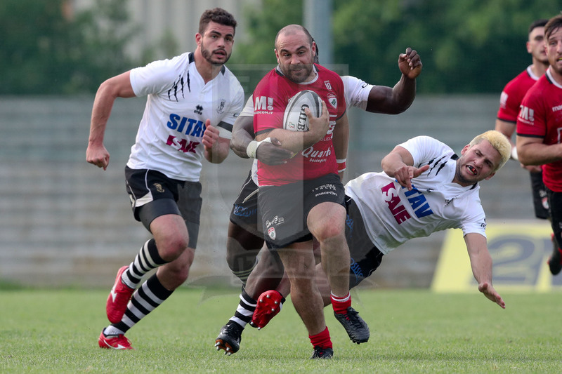 Rugby, Finale Serie A, Piacenza, Stadio Beltrametti, 9/06/2019, SITAV Lyons Piacenza v HSB Rugby Colorno. Matteo Canni supera lo sabaaramento del Sitav Lyons Piacenza. Foto Roberto Bregani/Fotosportit.
