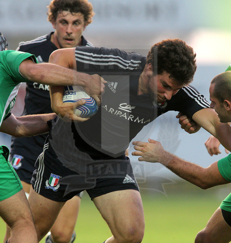 Nazionale italiana Emergenti v Selezione lombarda, Calvisano 07/06/2014, Tommaso Boni nel traffico. Foto Daniele Resini/Fotosportit