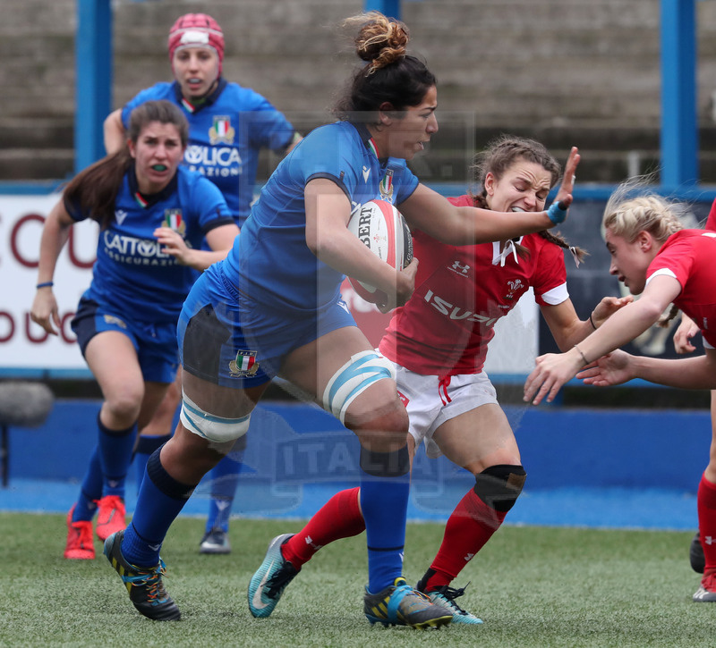 Guinness Sei Nazioni Donne 2020, Cardiff, Arms Park 02/02/2020 Galles Donne v Italia Donne, Sara Tounesi difende palla. Foto Daniele Resini/Fotosportit