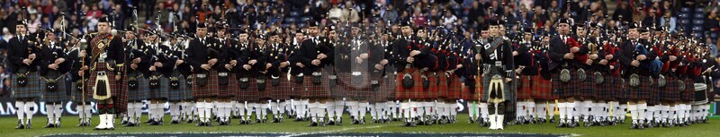 Rbs Sei Nazioni 2007, Edimburgo, Murrayfield 24/02/2007, Scozia v Italia, mille cornamuse in campo prima del match. Foto Daniele Resini/Fotosportit