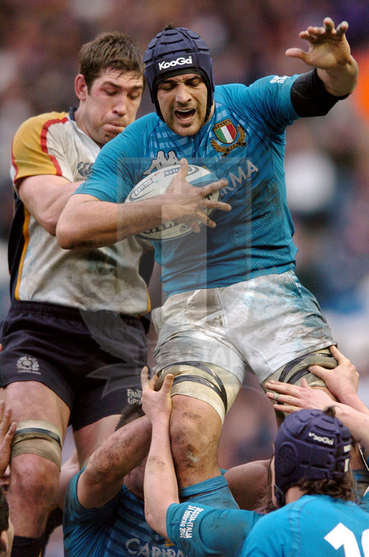 Rbs Sei Nazioni 2007, Edimburgo, Murrayfield 24/02/2007, Scozia v Italia, Marco Bortolami conquista touche. Foto Daniele Resini/Fotosportit