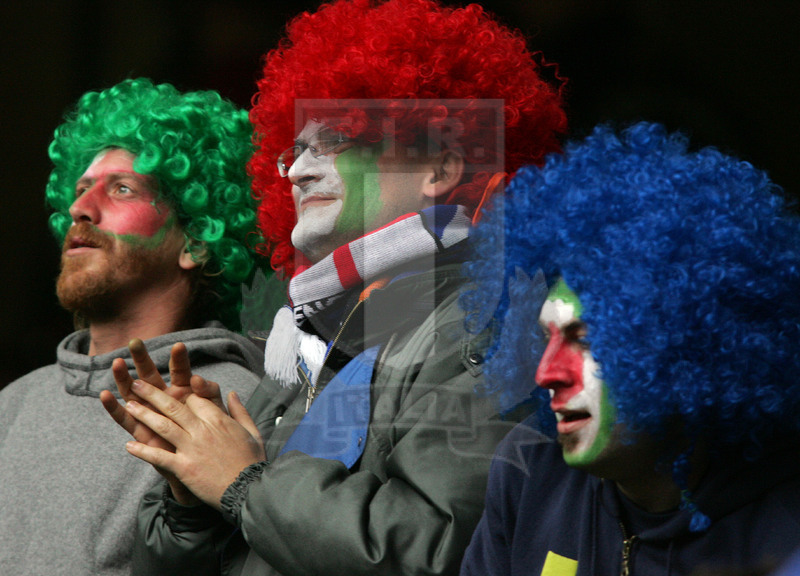 Rbs Sei Nazioni 2006, Roma, stadio Flaminio 18/03/2006, Italia v Scozia, supporter azzurri. Foto Daniele Resini/Fotosportit