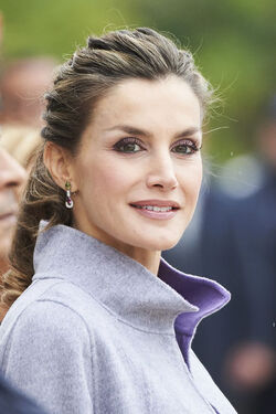 Queen Letizia wears Carolina Herrera ensemble to the National assembly at the Palacio De Sao Bento during the 3rd day of her official visit to Portugal