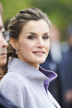 Queen Letizia wears Carolina Herrera ensemble to the National assembly at the Palacio De Sao Bento during the 3rd day of her official visit to Portugal