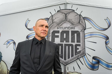 Hyundai launches immersive FanDome experience with Vinnie Jones for EURO 2016 Hyundai launches immersive FanDome experience with Vinnie Jones for EURO 2016