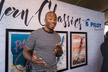 Celebrities at the Pilot Pen GBK Pre Teen Choice Awards Pre Emmy s Gift Lounge