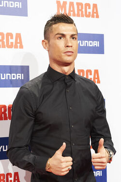 Cristiano Ronaldo jokes with a female TV presenter as he wins Alfredo di Stefano award for La Liga s best player