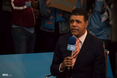 Chris Kamara commentates on Manchester City players trying to build a website as the club announce a partnership with WIX.com UK Chris Kamara commentates on Manchester City players trying to build a website as the club announce a partnership with WIX.com UK