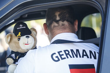 Prince Harry Awards Netherlands First Gold Medal of the 2017 Invictus Games