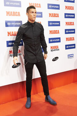 Cristiano Ronaldo jokes with a female TV presenter as he wins Alfredo di Stefano award for La Liga s best player