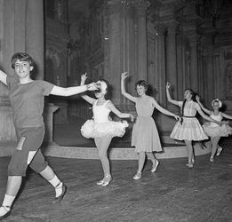 Scuola di danza Vanna Busolini Scuola di danza Vanna Busolini