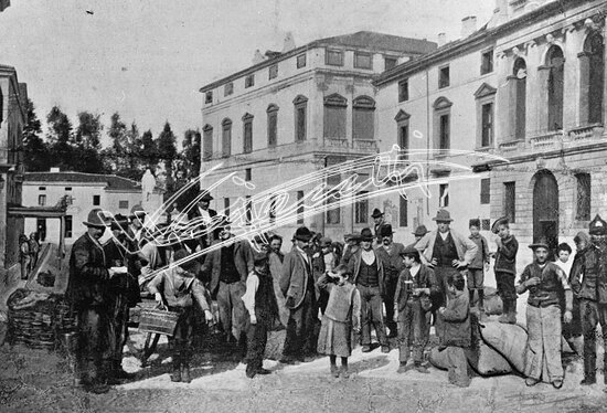 Piazza Castello. pellicola - negativo bianco e nero fto mm 100x120