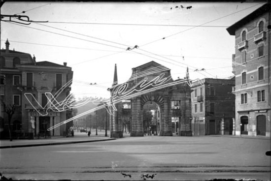 Arco Trionfale di Piazzale Roma, detto del Revese. lastra di vetro - negativo bianco e nero fto mm 100x150