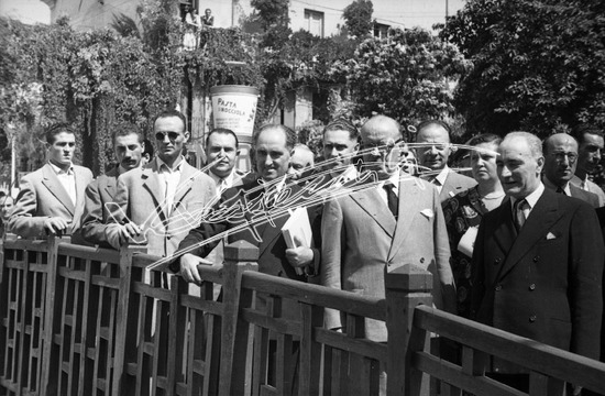 Fiera Campionaria di Vicenza 1949: Alberto Giovannini. Pellicola - negativo bianco e nero f.to mm 24X36