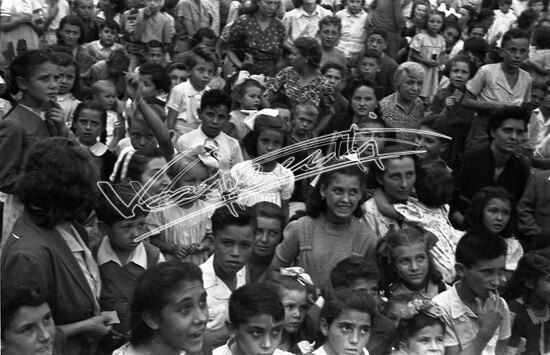 Fiera Campionaria di Vicenza 1946 : Pubblico. pellicola-negativo bianco e nero 24X36