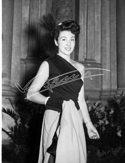 Fiera Campionaria di Vicenza 1949 Alta Moda al Teatro Olimpico Fiera Campionaria di Vicenza 1949 Alta Moda al Teatro Olimpico