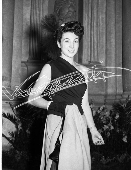 Fiera Campionaria di Vicenza 1949: Alta Moda al Teatro Olimpico. Pellicola - negativo bianco e nero f.to mm 24X36