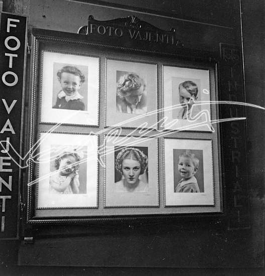 Vajenti - La storia. pellicola - negativa B&N f.to mm 60x60