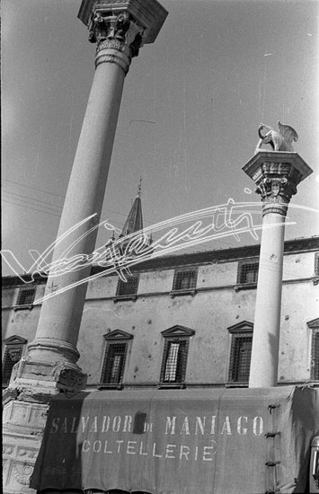 Piazza dei Signori. pellicola - negativo bianco e nero fto mm 24X36