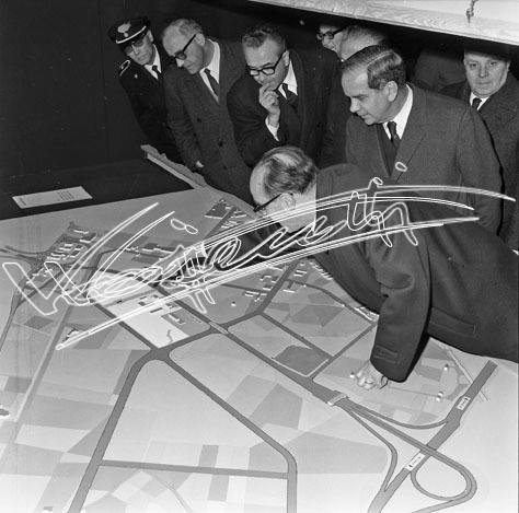 Fiera di Vicenza 1968 : Salone Internazionale della Ceramica: Inaugurazione. Pellicola - negativo bianco e nero fto mm 60x60