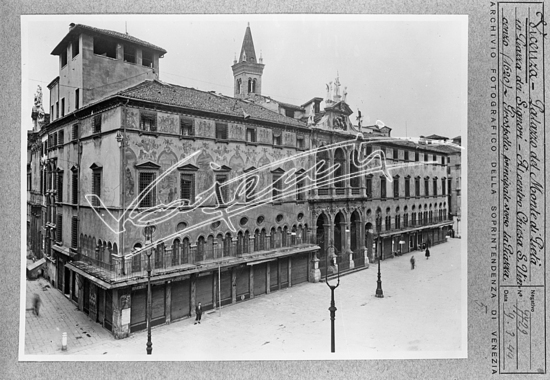 Monte di Pietà e Chiesa di San Vincenzo. pellicola - negativa B&N f.to mm 90x120