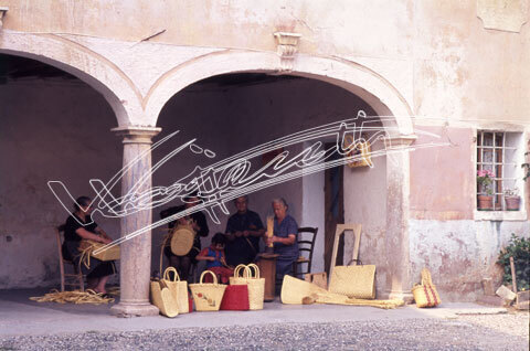 Lavorazione della Paglia : a Marostica. diapositiva 24x36 mm