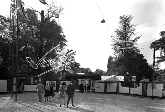 Fiera di Vicenza 1966 : Salone Internazionale della Ceramica: Giardino Salvi. Pellicola - negativo bianco e nero fto mm 130X180